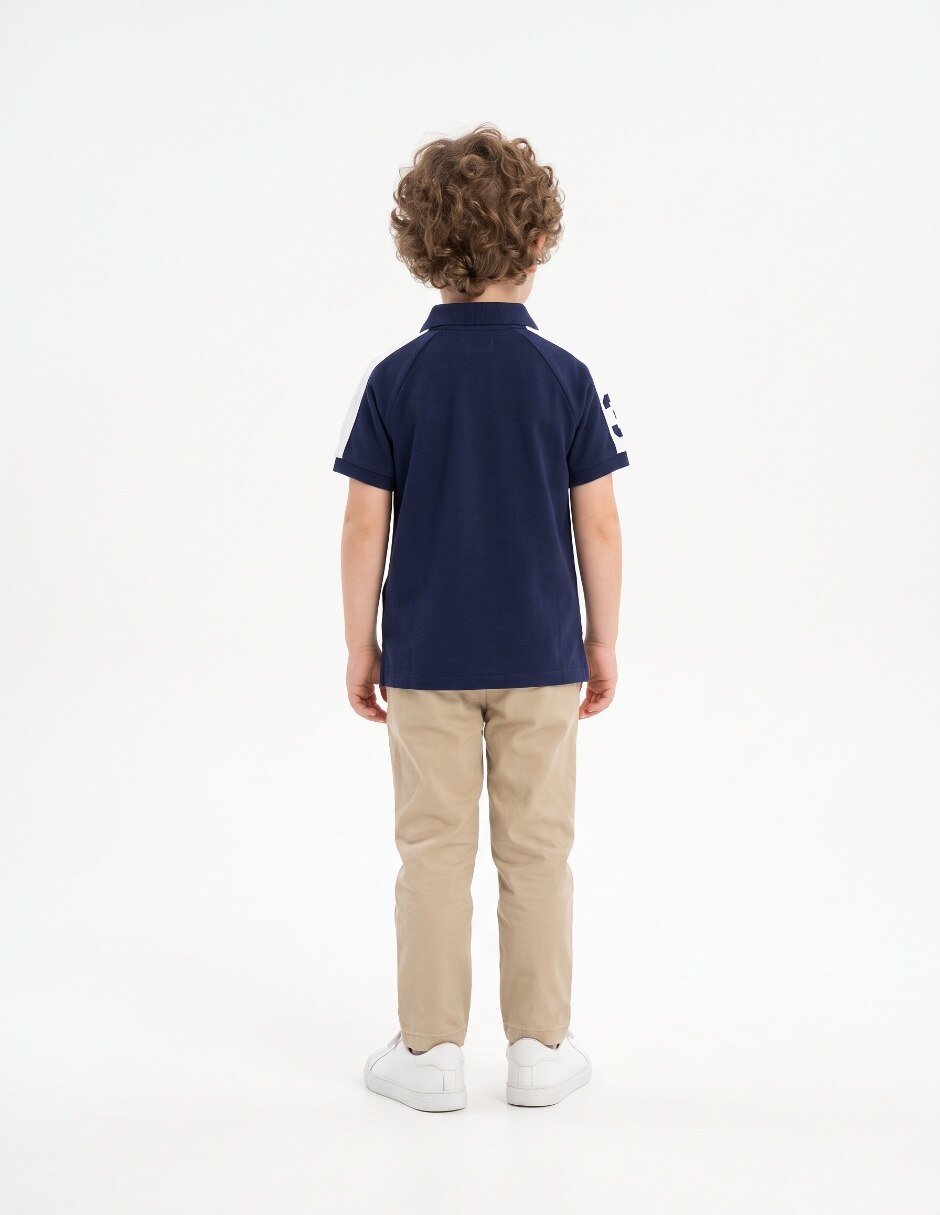 Playera tipo de algodón para niño 2