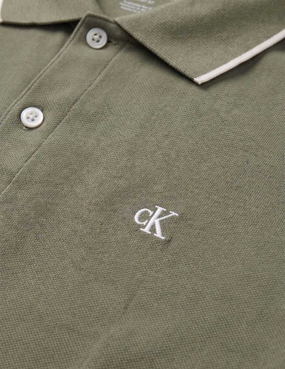 Playera tipo polo para niño 5